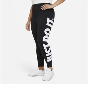 Nike Sportswear Essential Women's High-Waisted Graphic Leggings (Plus Size)